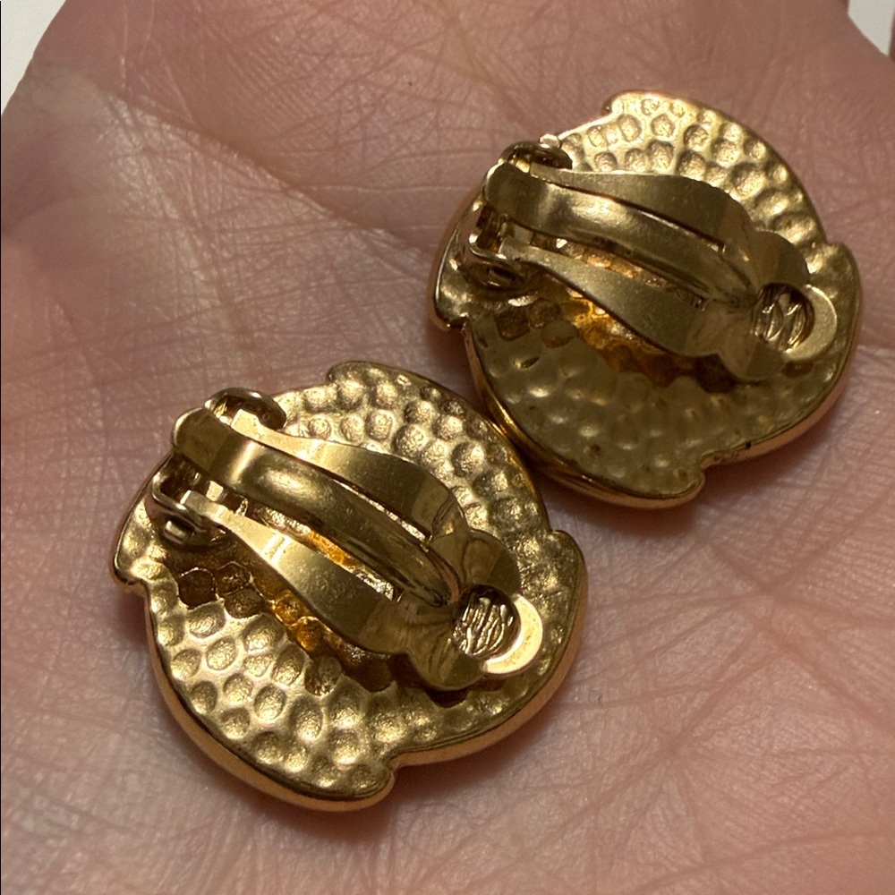 Gold-Frame Abalone Shell Stud Clip on Earrings - Picture 10 of 14